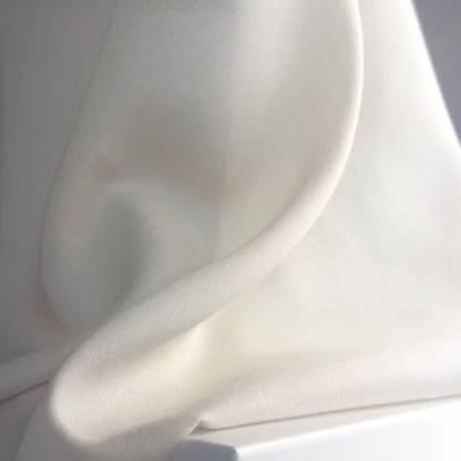 Țesătură decorativă Eva pentru draperii elegante, durabile și versatile